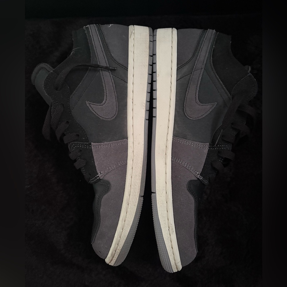 Nike Men’s Low-Top Sneakers Gray Black with Orange Accent - Picture 3 of 6